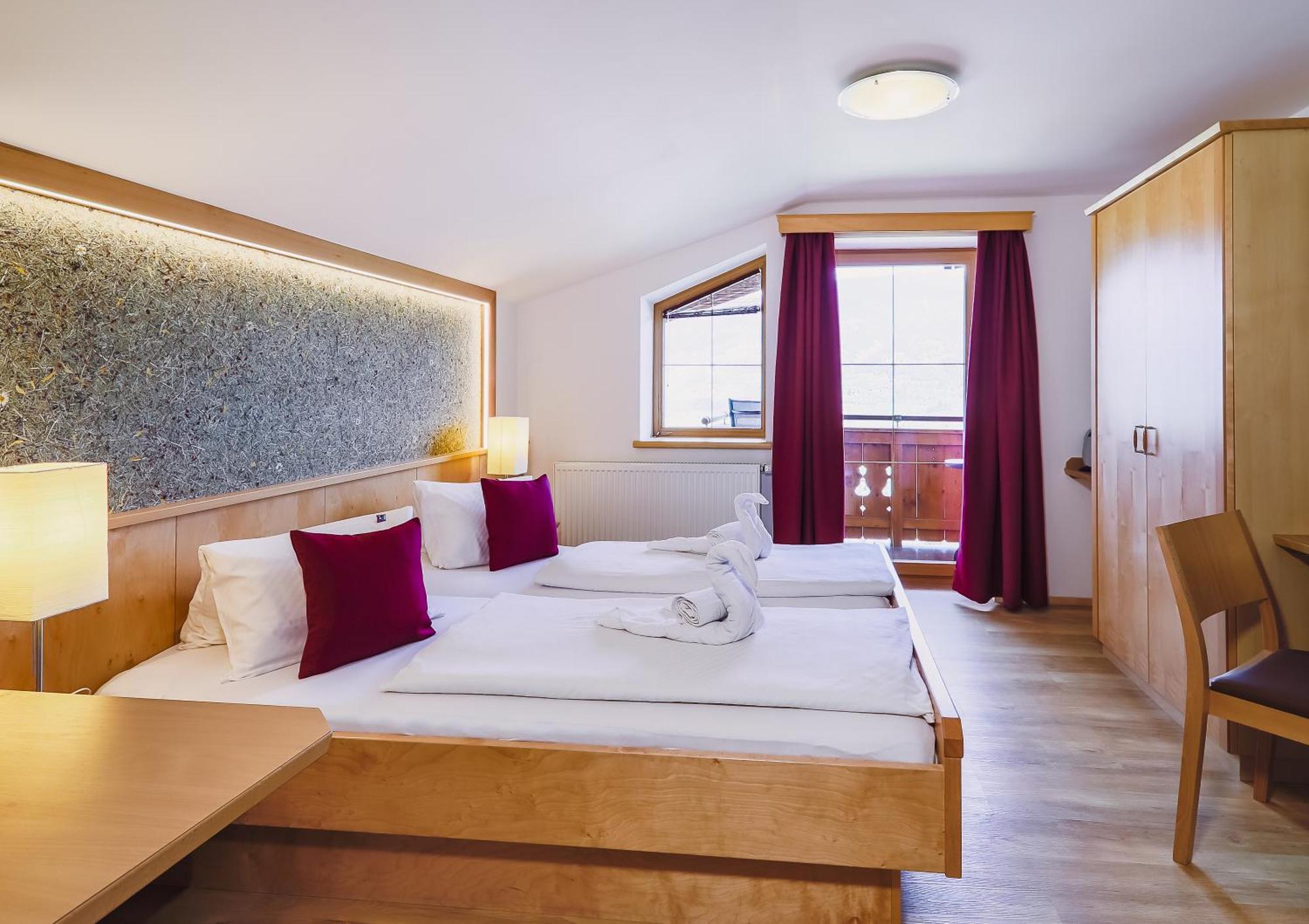 Panorama Hotel Guggenbichl - Inkl Sommerkarte, Einmaliger Eintritt Ins Tauern Spa & Bester Ausblick Ueber Капрун Екстериор снимка