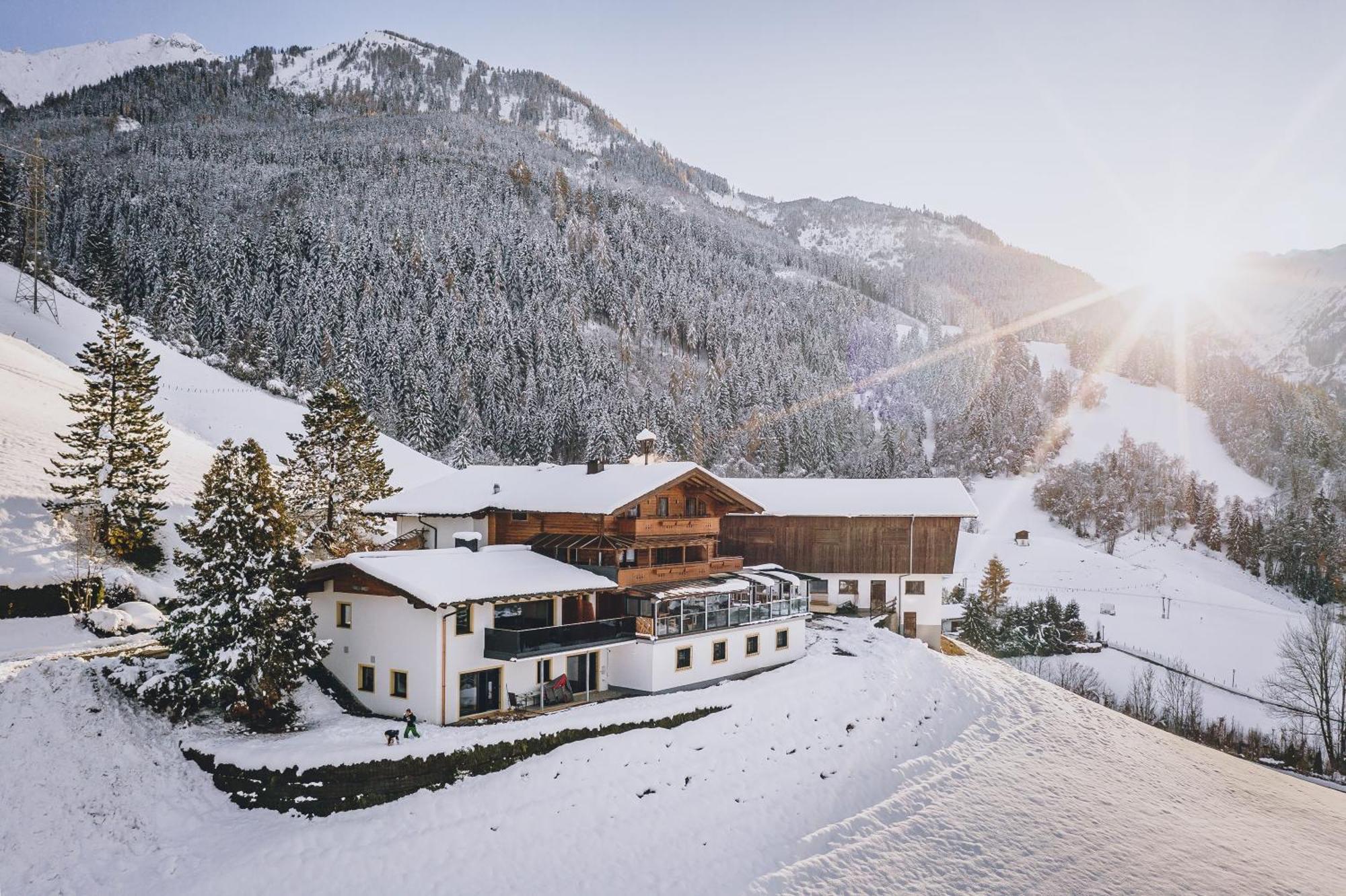 Panorama Hotel Guggenbichl - Inkl Sommerkarte, Einmaliger Eintritt Ins Tauern Spa & Bester Ausblick Ueber Капрун Екстериор снимка