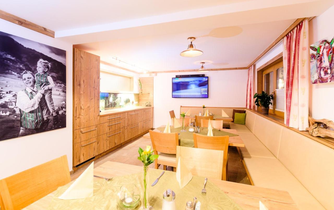 Panorama Hotel Guggenbichl - Inkl Sommerkarte, Einmaliger Eintritt Ins Tauern Spa & Bester Ausblick Ueber Капрун Екстериор снимка