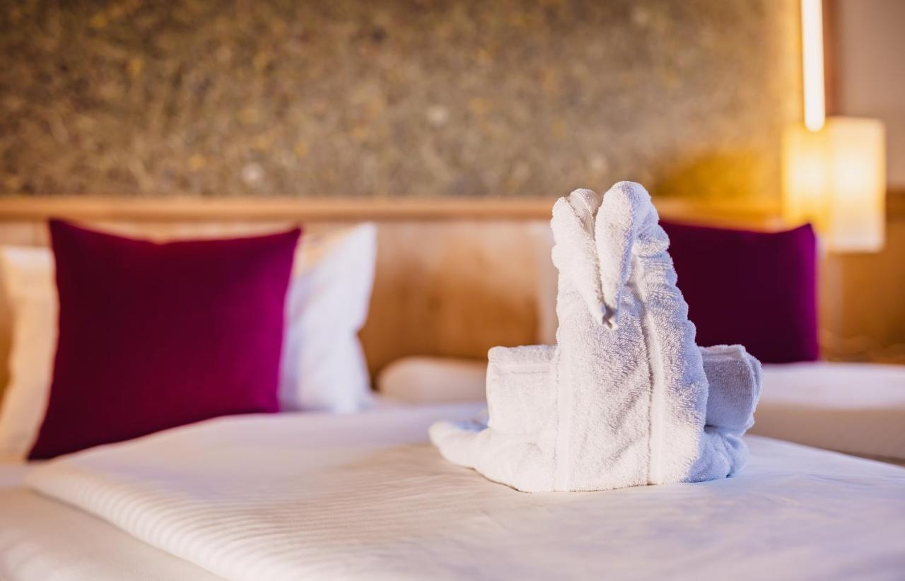 Panorama Hotel Guggenbichl - Inkl Sommerkarte, Einmaliger Eintritt Ins Tauern Spa & Bester Ausblick Ueber Капрун Екстериор снимка